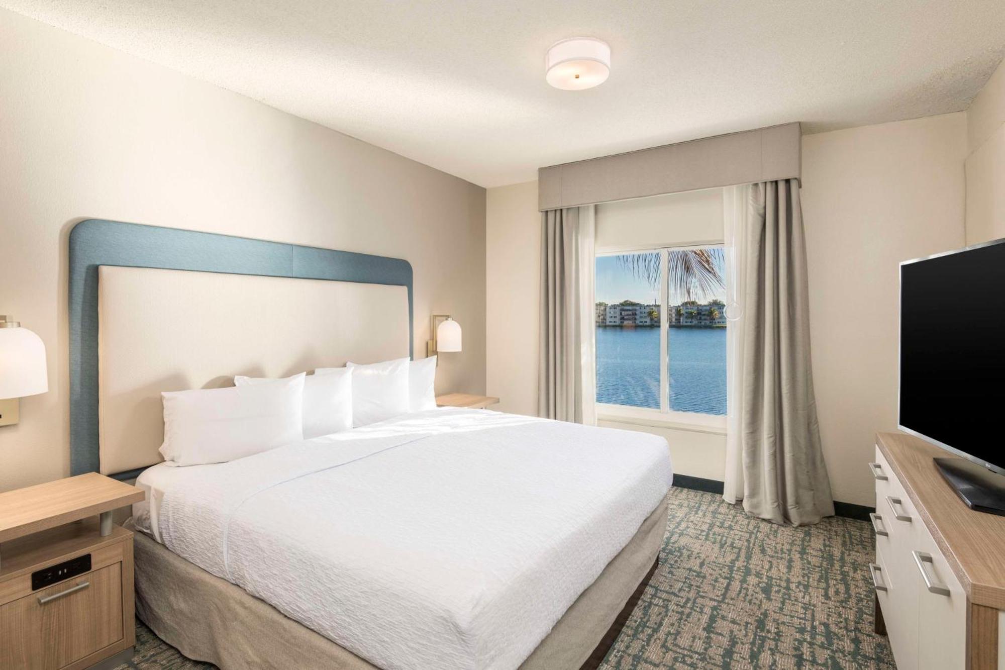 Homewood Suites Miami Airport/Blue Lagoon Exterior foto